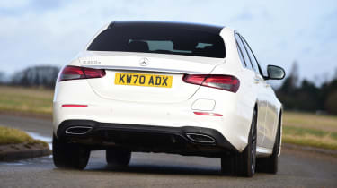 Mercedes E-Class - поворот сзади