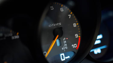 Porsche 718 Cayman GT4 - dials