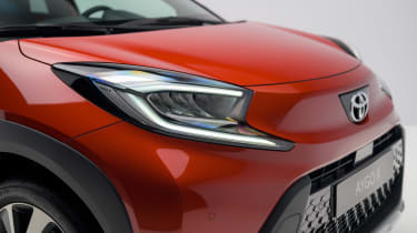 Toyota Aygo X - передний свет