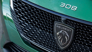 Обзор гибридного автомобиля Peugeot 308 - bade