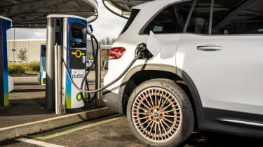 Mercedes EQB - зарядка