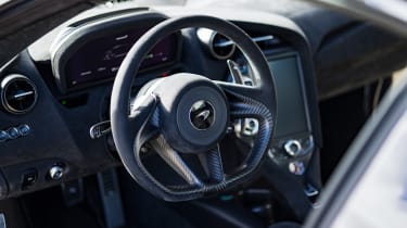 McLaren 765LT Spider - тире