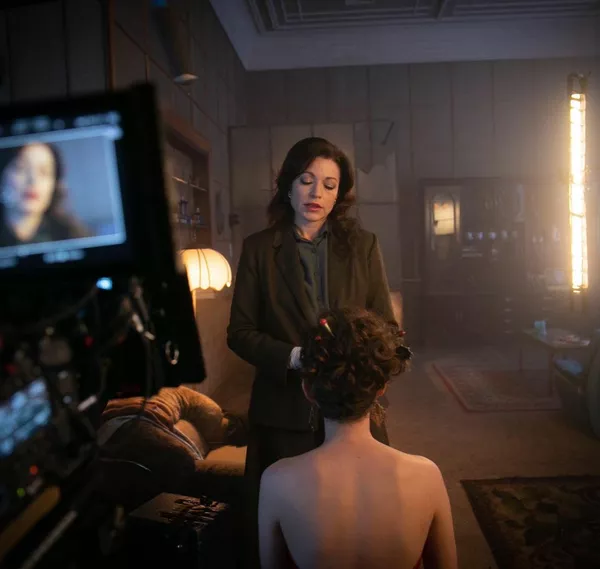 Актриса Алена Хмельницкая на съемках сериала С холода