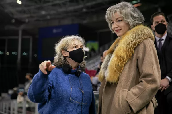 Режиссер Биргитте Стэмозе и актриса Алена Хмельницкая на съемках сериала С холода