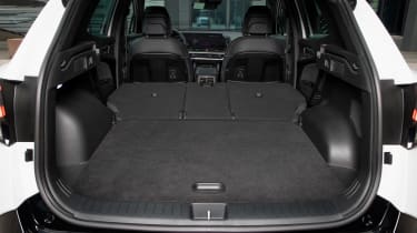 Kia Sportage PHEV — сиденья багажника опущены