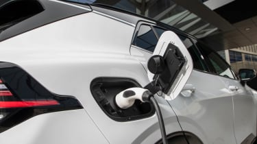 Kia Sportage PHEV - зарядка