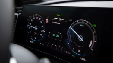 Kia Sportage PHEV - циферблаты