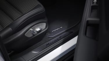 Порше Макан Т - порог