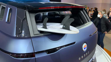 Студия Fisker Ocean - доска для серфинга