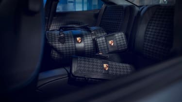 Porsche 911 Classic Club Coupe - 10