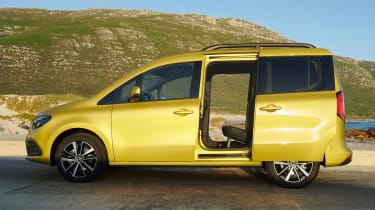 Mercedes T-Class - side