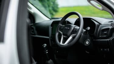 Преобразование самосвала Isuzu D-Max