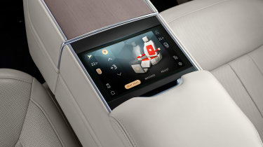 Range Rover — информационно-развлекательная система сзади