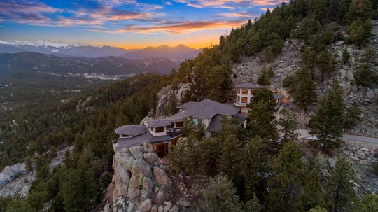 Продается гора на краю обрыва