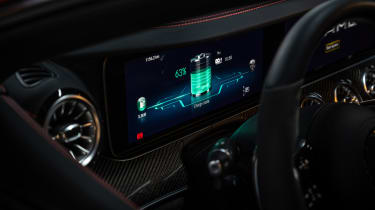 Mercedes-AMG GT 4-Door 63 S E-Performance — состояние зарядки на приборной панели