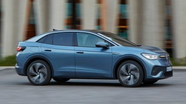 Volkswagen ID.5 - сбоку