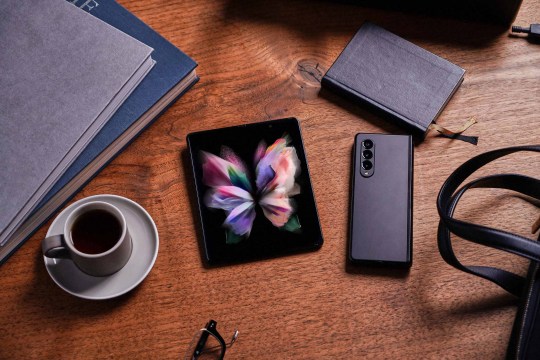 Samsung Галактики Z3 раза