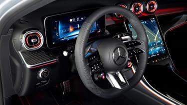 Mercedes-AMG C 43 - кабина