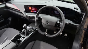 Vauxhall Astra UK — приборная панель