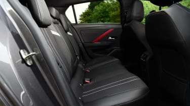 Vauxhall Astra UK — задние сиденья