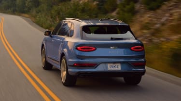 Bentley Bentayga EWB — сзади