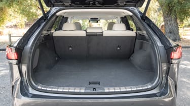 Lexus RX - багажник