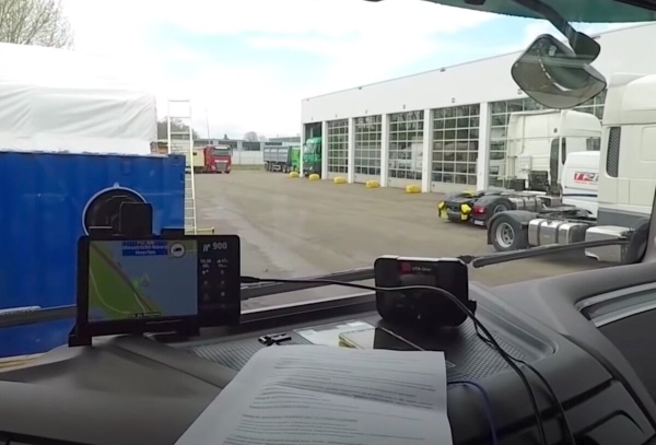 Клиентов ищет в интернете, на фуре работает сам! Как белорус начал бизнес по грузовым перевозкам в Польше