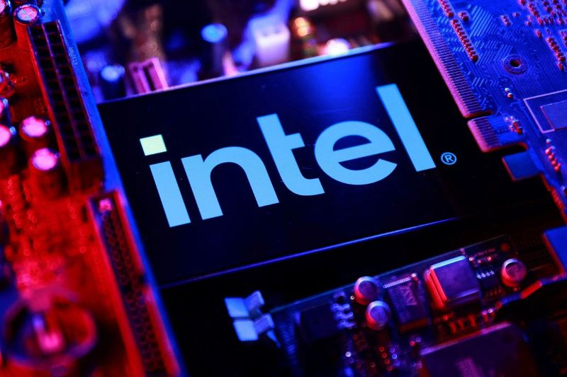 
Intel увеличивает убытки и теряет позиции на фоне конкуренции