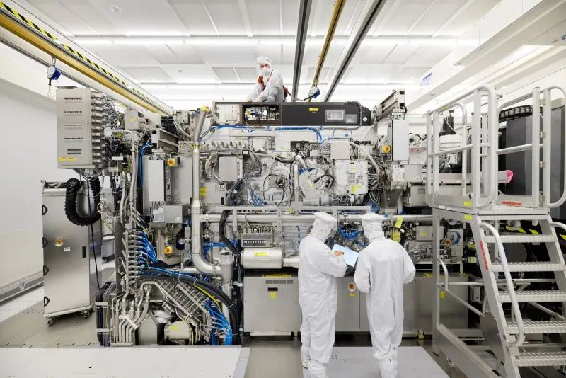 
ASML фиксирует падение заказов на фоне слабого спроса на чипы