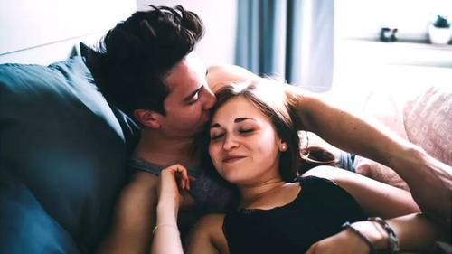 Парень с девушкой