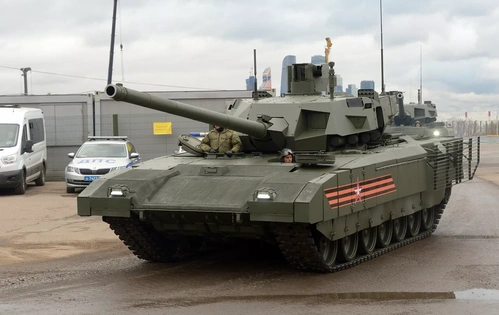 Танк Т-14 Армата перед началом репетиции военного парада в Москве Танк Т-14 Армата перед началом репетиции военного парада в Москве - РИА Новости, 1920, 09.12.2021